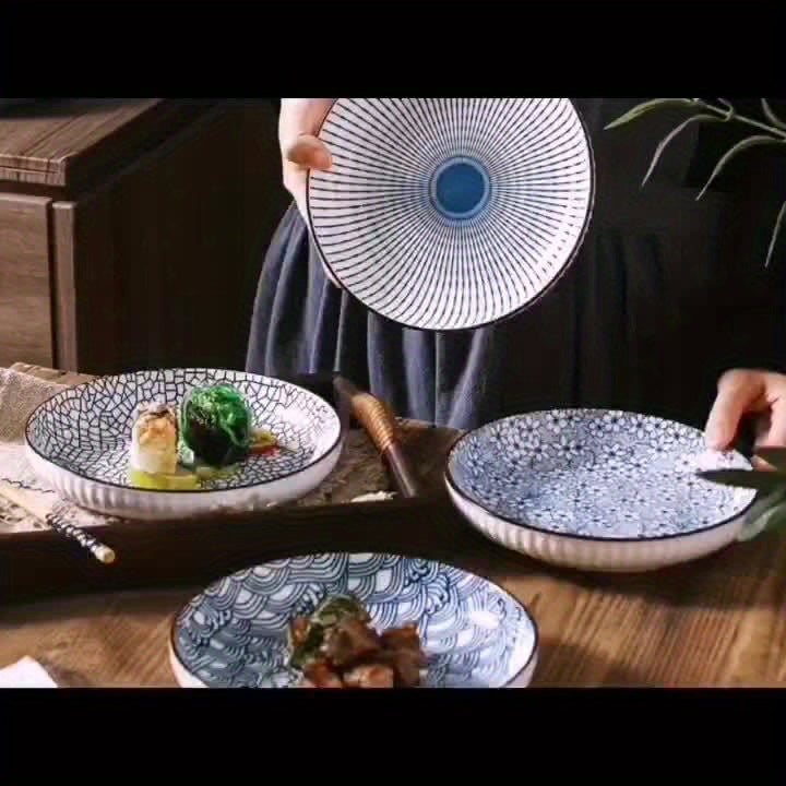 Set of 4 Ceramic Round Dinner Plates Blue Illustration