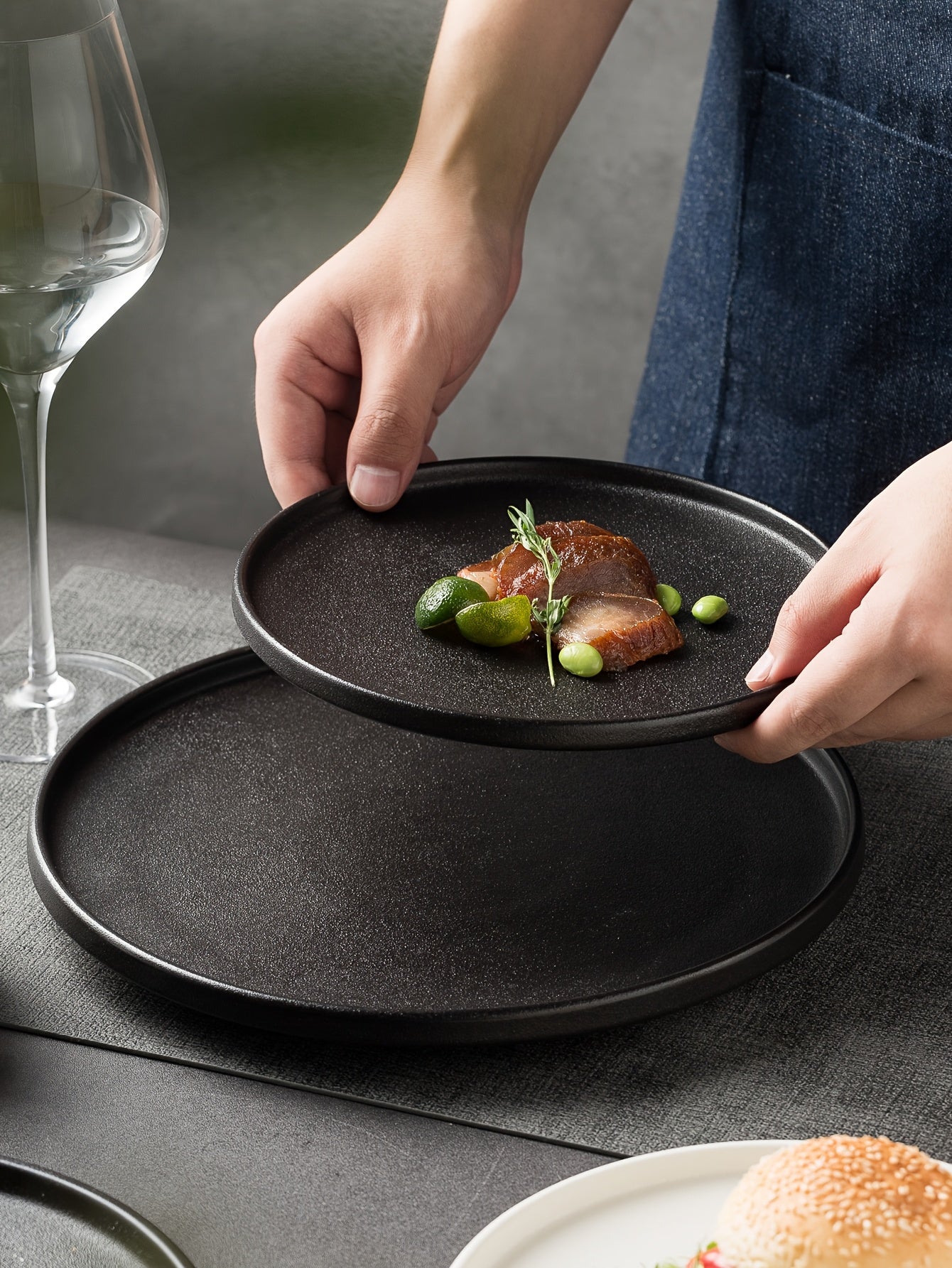2-Pack Ceramic Dinner Plates - Matte Textured Steak Plates with Golden Rim